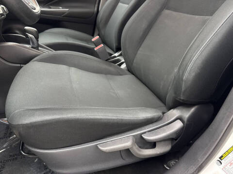 2023 Nissan Kicks S