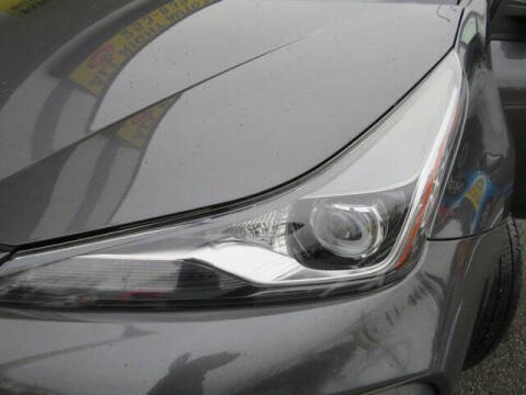 2022 Toyota Prius LE