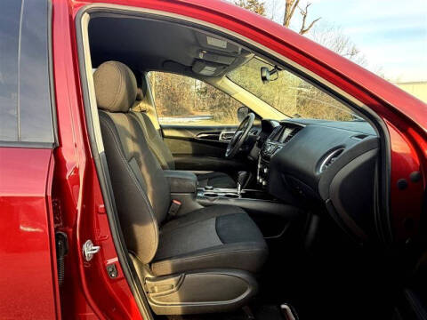 2017 Nissan Pathfinder SV