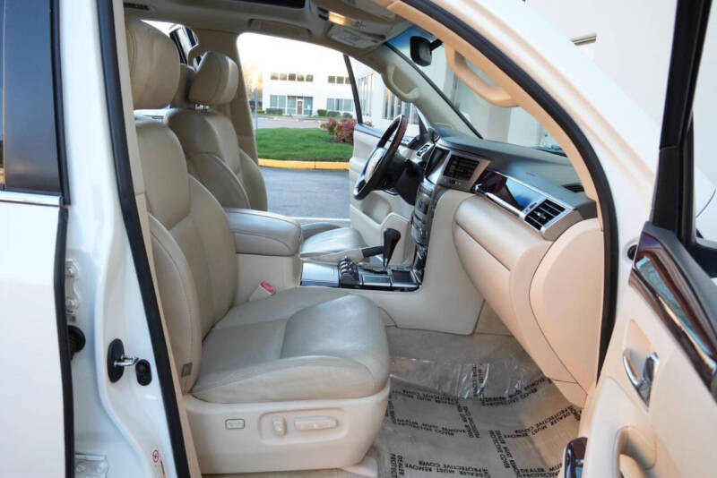 2013 Lexus LX 570