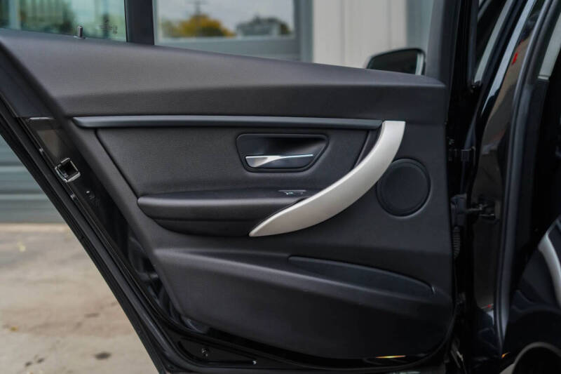 2018 BMW 3 Series 320i xDrive