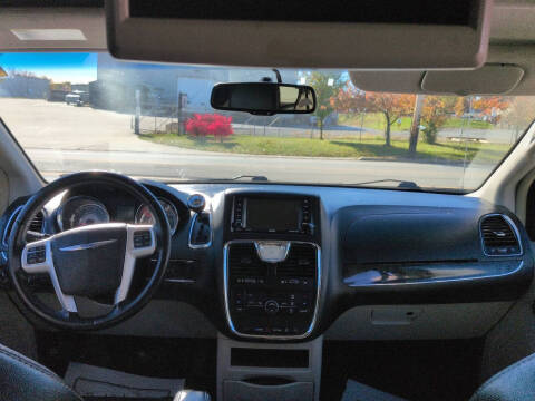 2016 Chrysler Town and Country Touring