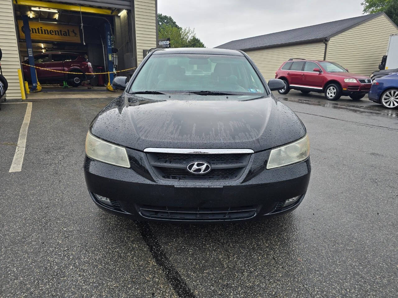 2006 Hyundai SONATA for sale at QUEENSGATE AUTO SALES in York, PA