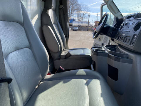 2017 Ford E-Series E-350 SD