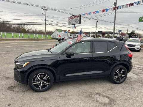2023 Volvo XC40 B5 Plus Bright Theme