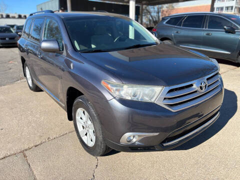 2012 Toyota Highlander for sale at Divine Auto Sales LLC in Omaha NE