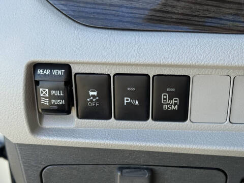 2017 Toyota Sienna XLE 8-Passenger