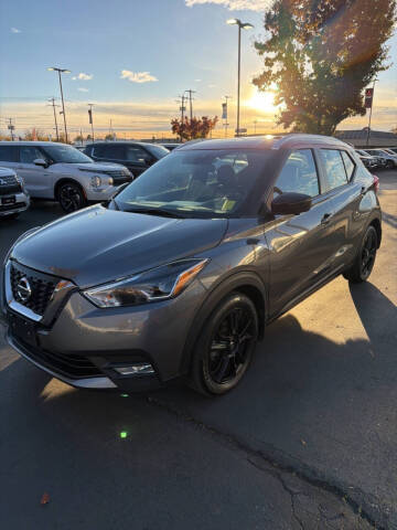 2020 Nissan Kicks SR