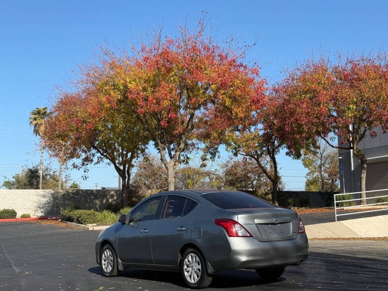 2012 Nissan Versa 1.6 SV