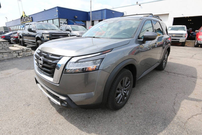2022 Nissan Pathfinder SV