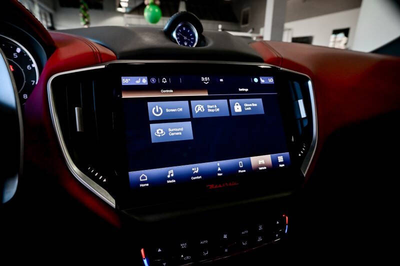 2022 Maserati Ghibli Modena Q4