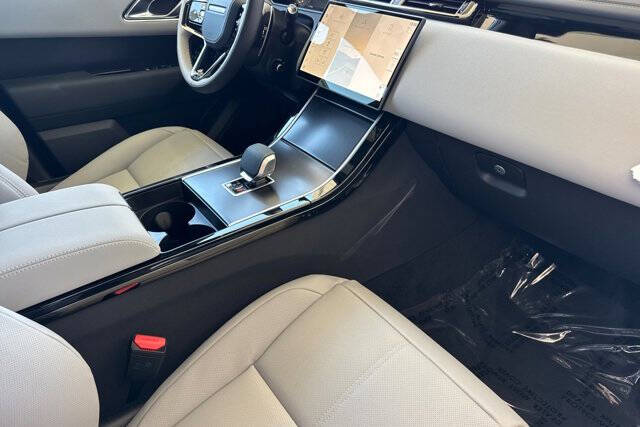 2026 Land Rover Range Rover Velar P250 Dynamic SE
