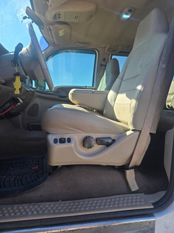 2002 Ford F-550 Super Duty