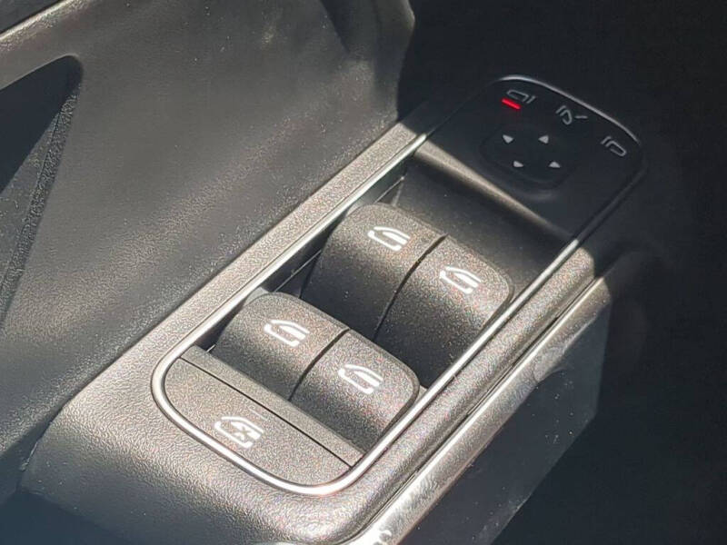 2025 Mercedes-Benz GLB GLB 250