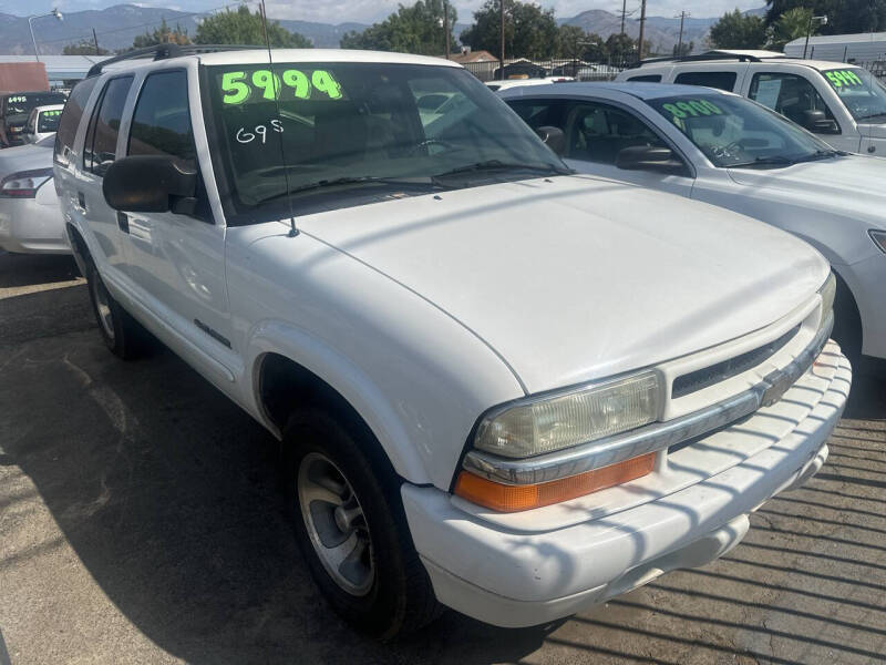 2003 Chevrolet Blazer LS photo 2