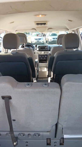 2011 Volkswagen Routan S