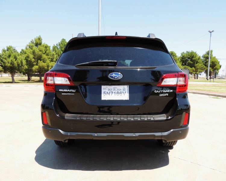 2017 Subaru Outback Limited photo 5