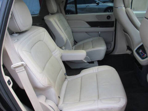 2019 Lincoln Navigator Select