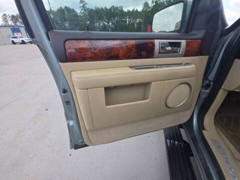 2005 Lincoln Navigator Luxury