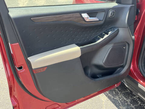 2020 Ford Escape Hybrid Titanium