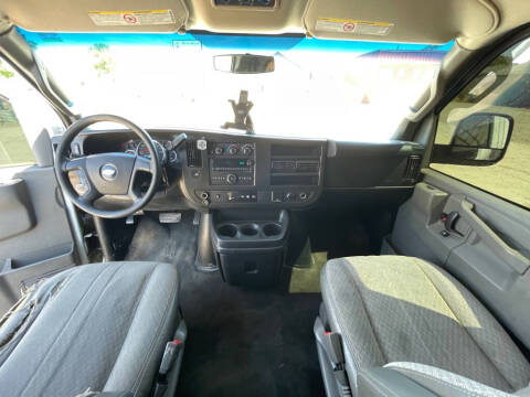 2017 Chevrolet Express LT 3500