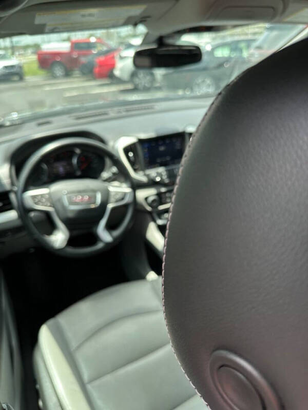 2023 GMC Terrain SLT