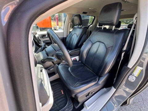 2022 Chrysler Pacifica Touring L