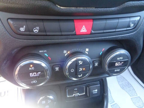 2017 Jeep Renegade Deserthawk