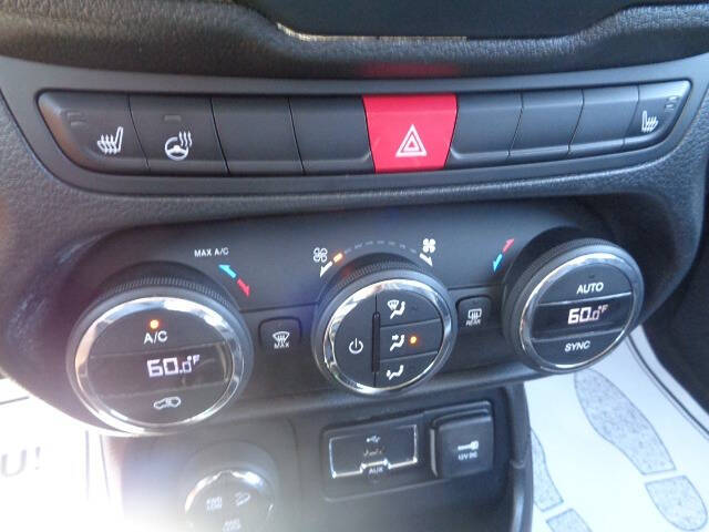 2017 Jeep Renegade Deserthawk