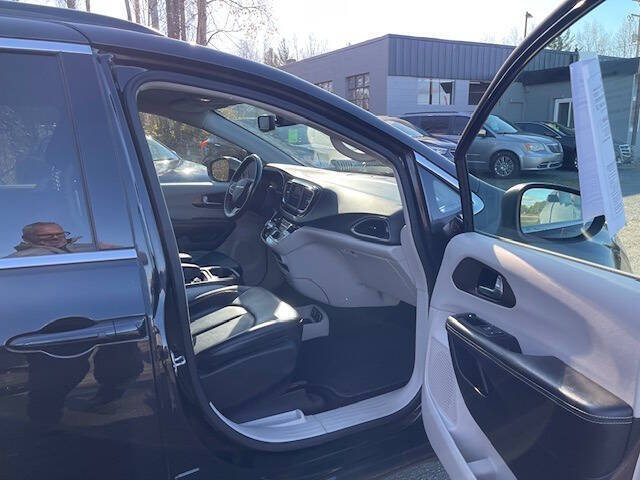 2020 Chrysler Voyager LXi