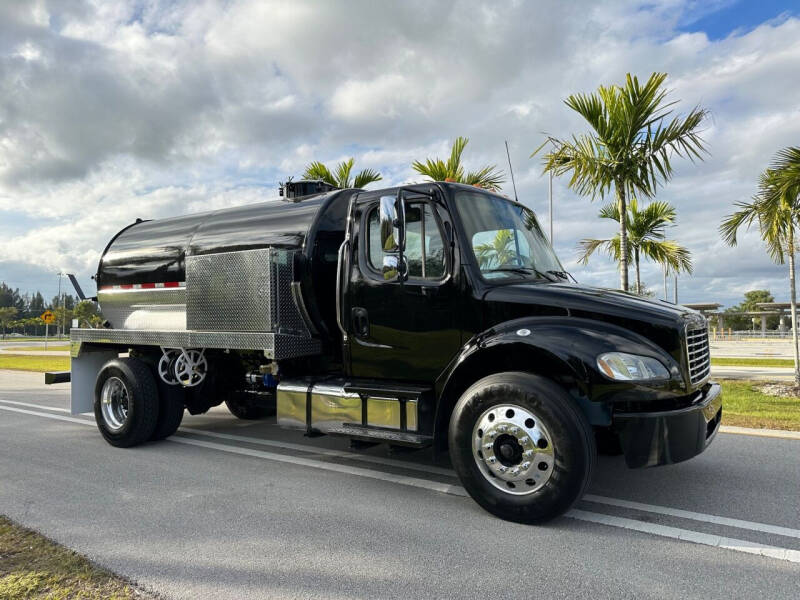 2015 Freightliner M2 106