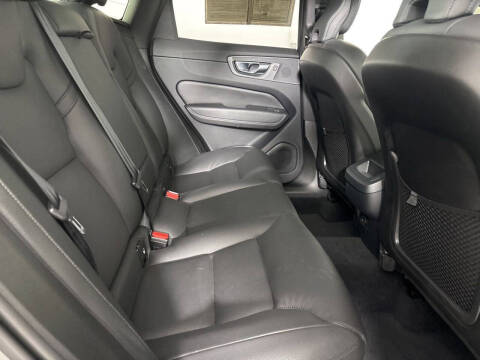 2025 Volvo XC60 B5 Plus Dark Theme