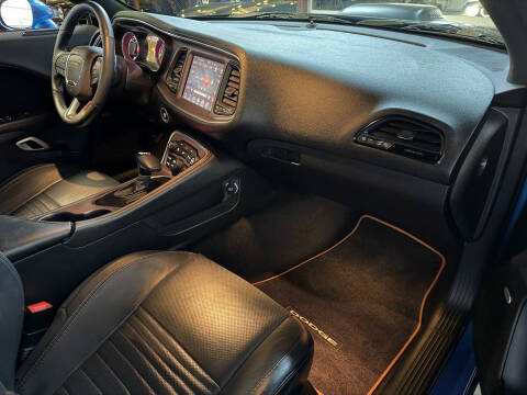 2016 Dodge Challenger 392 HEMI Scat Pack Shaker