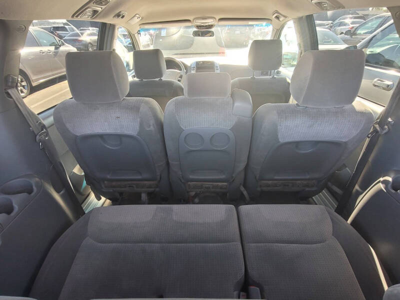 2008 Toyota Sienna null photo 14