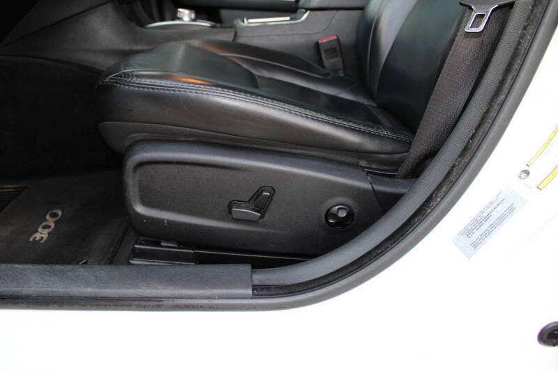 2017 Chrysler 300 Limited