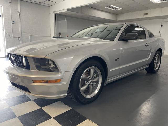 2006 Ford Mustang GT Deluxe
