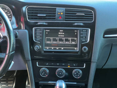 2017 Volkswagen Golf GTI S