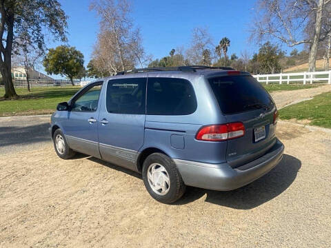 2003 Toyota Sienna XLE