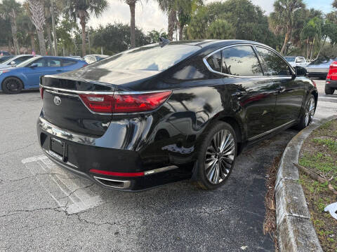 2017 Kia Cadenza Technology