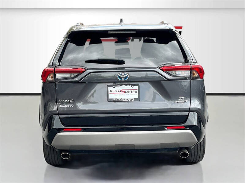 2022 Toyota RAV4 Hybrid SE