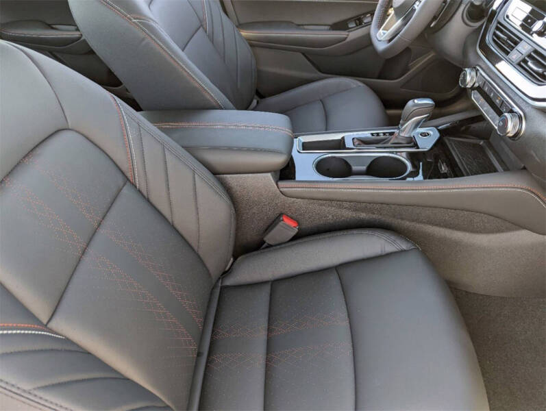 2025 Nissan Altima 2.5 SR