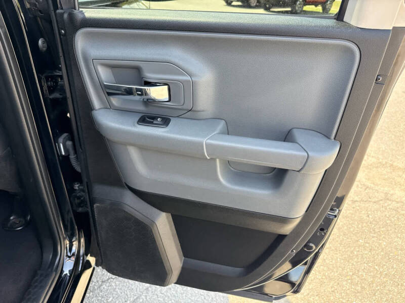 2024 RAM 1500 Classic SLT