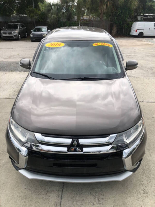 2016 Mitsubishi Outlander SE