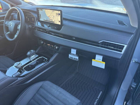 2026 Mitsubishi Outlander SE