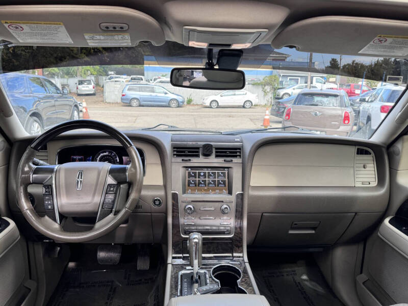 2016 Lincoln Navigator Select