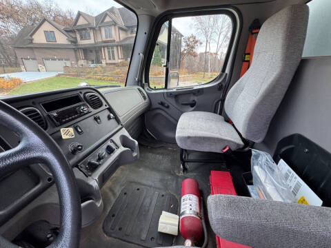 2018 Freightliner M2 106