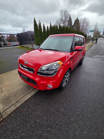 2013 Kia Soul +