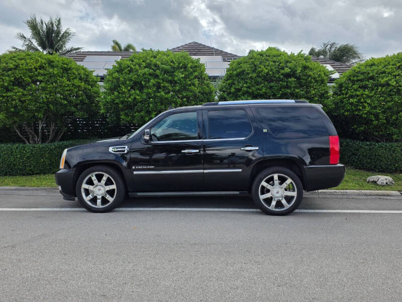 2009 Cadillac Escalade Hybrid's photo
