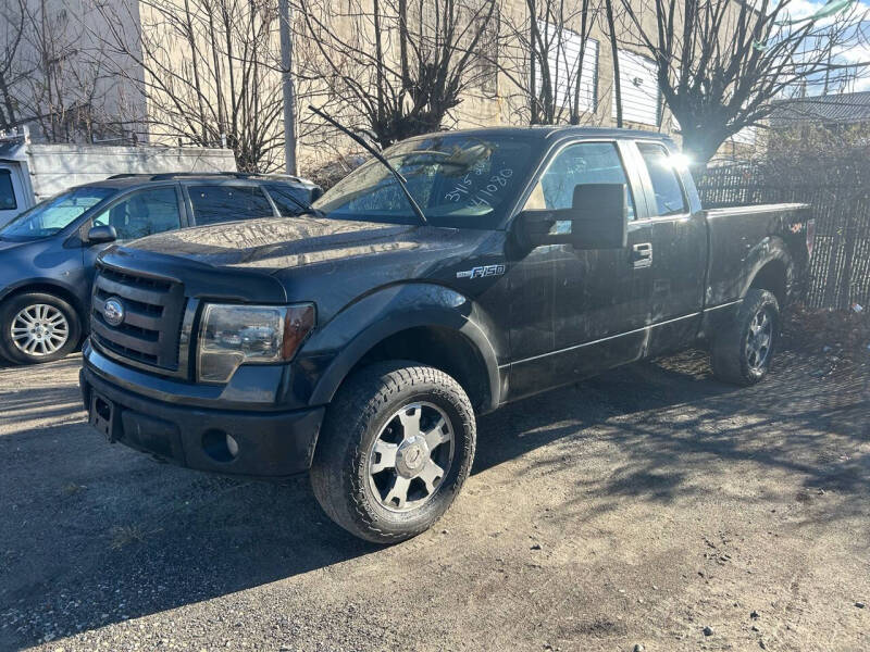 2010 Ford F-150 XLT photo 2