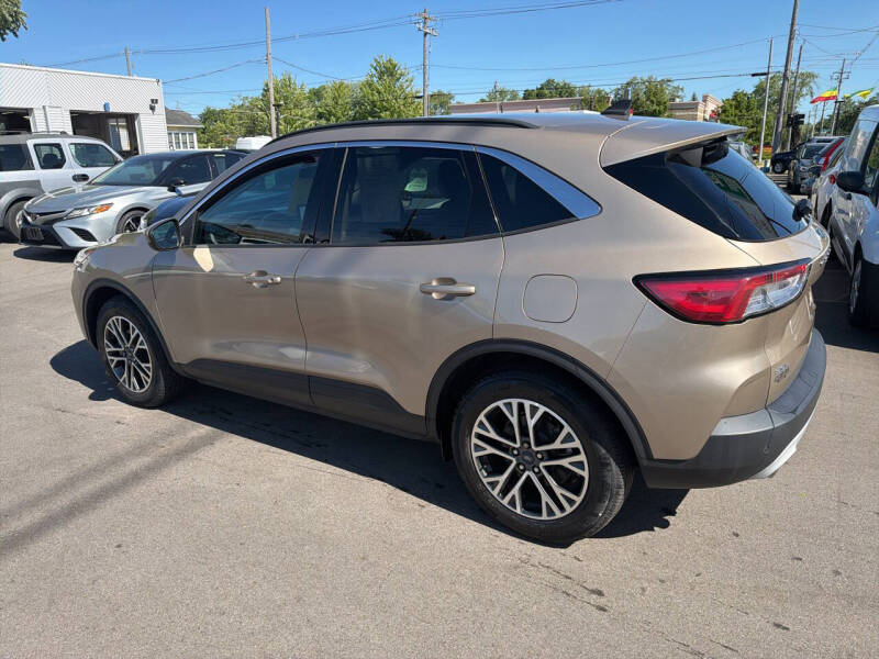 2020 Ford Escape SEL